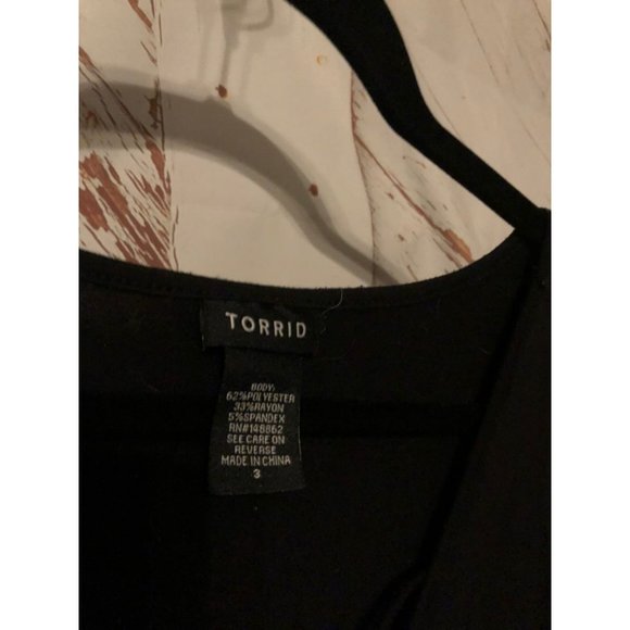 Torrid 3 solid black criss cross top - Picture 3 of 4